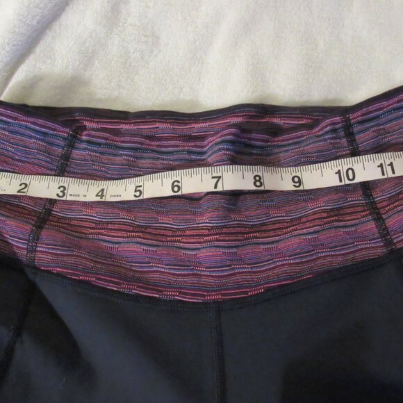 Lululemon Older Leggings Black/Pink  size 6 - Picture 6 of 12